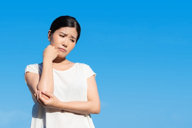 更年期症状を抱える女性