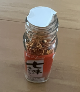七味の容器に感じた違和感の体験談！